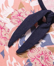 Load image into Gallery viewer, Floral Printed Crop Top Solid Skort Set