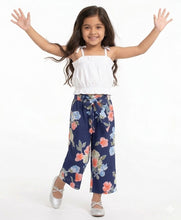 Load image into Gallery viewer, Solid Straped Crop Top Floral Culotte Pant Set