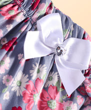 Load image into Gallery viewer, Floral Printed with Bow Applique Shorts