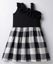 Load image into Gallery viewer, Checkered Printed Frilled Strap Dress