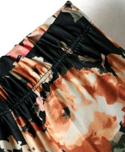 Load image into Gallery viewer, Floral Printed Full Length Flared Leggings