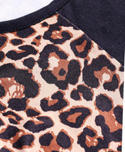 Load image into Gallery viewer, Animal Print Color Block Crop Top Shorts Set
