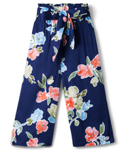 Load image into Gallery viewer, Solid Straped Crop Top Floral Culotte Pant Set