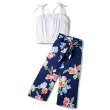 Load image into Gallery viewer, Solid Straped Crop Top Floral Culotte Pant Set