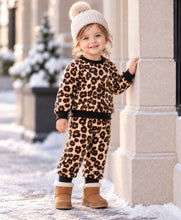 Load image into Gallery viewer, Polar Fleece Leopard Print Sweatshirt and Jogger Co-ord Set