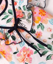 Load image into Gallery viewer, Floral V shape Frill with Bow Top Short Set
