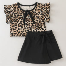 Load image into Gallery viewer, Animal Print Frilled Crop Top Flapped Short Set
