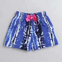Load image into Gallery viewer, Abstract Printed Shorts