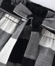 Load image into Gallery viewer, Checkered Printed Belted Shorts