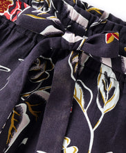 Load image into Gallery viewer, Floral Printed Belted Shorts