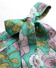 Load image into Gallery viewer, Floral Printed Woven Bow Applique Skort