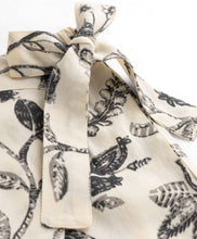 Load image into Gallery viewer, Floral Printed Cotton Bow Applique Skort