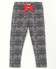 Load image into Gallery viewer, CrayonFlakes Soft and comfortable Waves Printed Leggings
