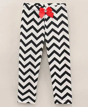 Load image into Gallery viewer, Zig Zag with Bow Leggings