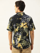 Load image into Gallery viewer, Floral Printed Half Sleeves Mens Shirt