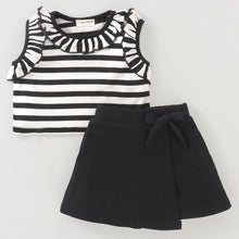 Load image into Gallery viewer, Frilled Striped Top Flapped Short Set
