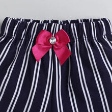 Load image into Gallery viewer, CrayonFlakes Soft and comfortable Striped Printed with Bow Short